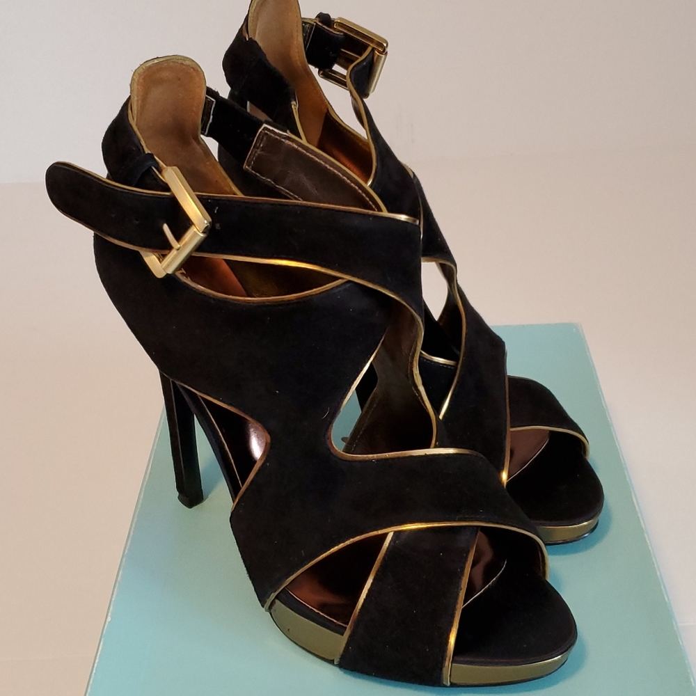 Guess by Marciano size 10, 5 " heel